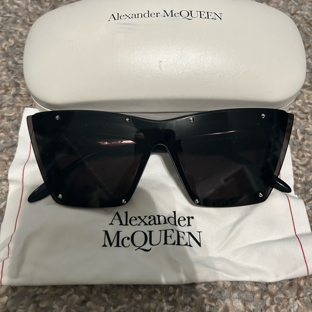Alexander McQueen studded cat eye sunglasses - BNIB